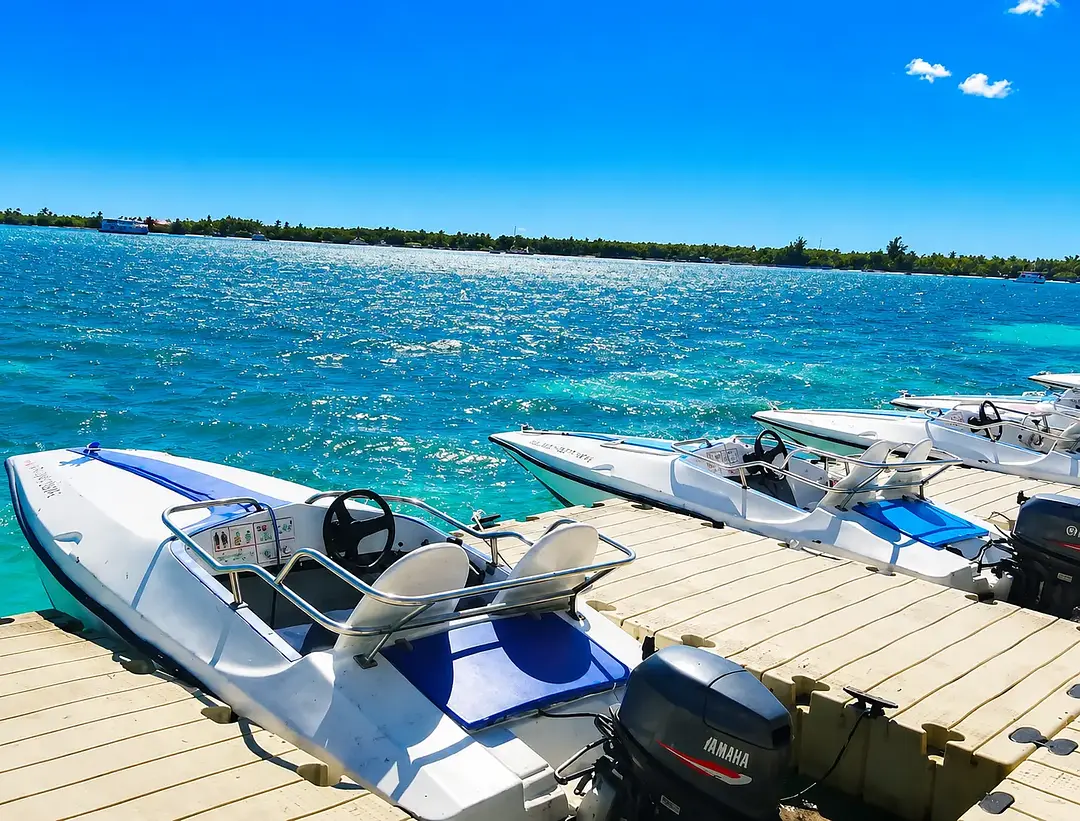 Lancha y Snorkel en Punta Cana - Photo 1