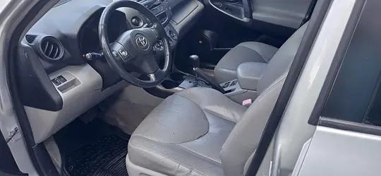 Toyota Rav4 - Photo 4